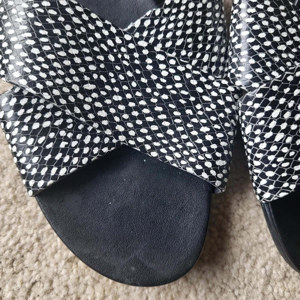 Vince Camuto Black & White Leather Suede Esulla Slide Slip On Sandals Size 10